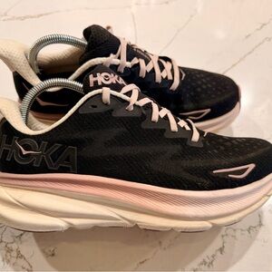 Hoka One One Clifton 9 Obsidian Quartzite Women's Size 9.5B